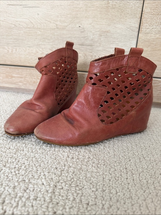 80%20 Shoes - 80%20 Rust Brown Laser-Cut Leather Wedge Ankle Boots BOHO FESTIVAL booties ankle